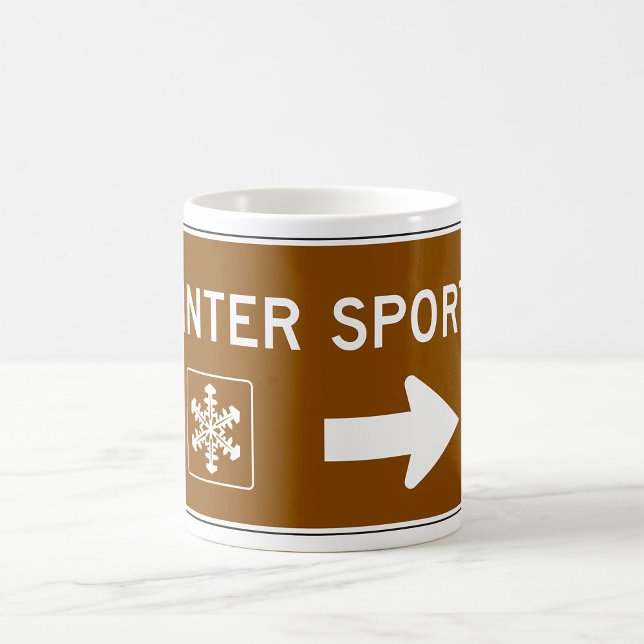SIGNE DE LA ROUTE DE SPORT D'Hiver Café Mug (Créateur téléchargé)