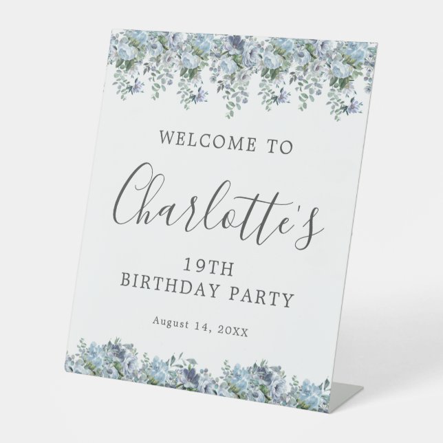 Signe De Table 19e fête d'anniversaire Dusty Blue Floral Bienvenu (Recto)