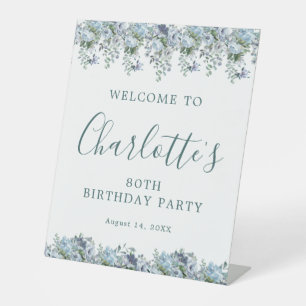 Signe De Table 80e anniversaire Dusty Blue Floral Bienvenue