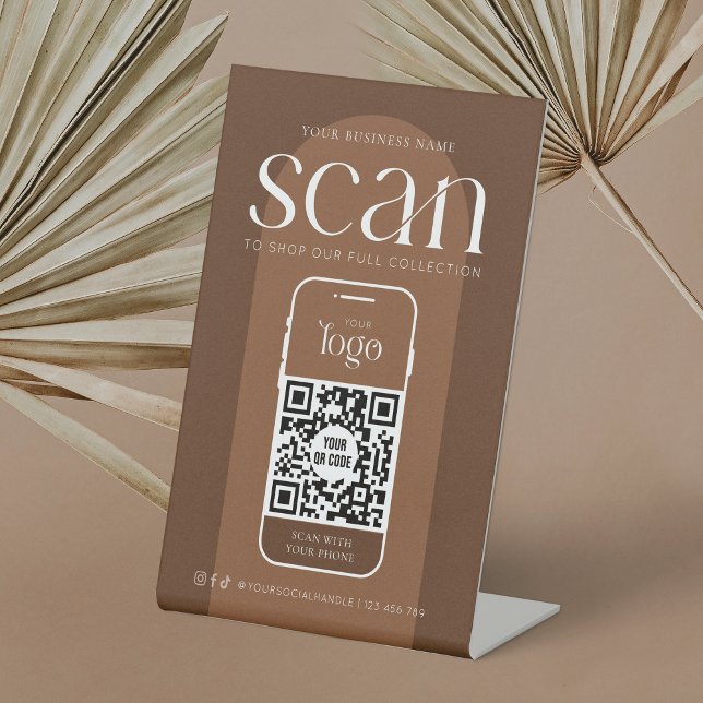 Signe De Table Boho Terracotta moderne Business Scannable QR Code (Elegant bohemian QR code sign with terracotta arch design with space for your scannable URL code)