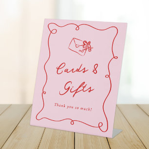 Signe De Table Cartes et cadeaux rose et rouge dessinés à la main