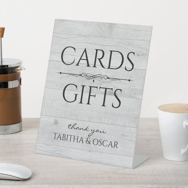Signe De Table Cartes et cadeaux rustiques en bois blanc (In SItu)