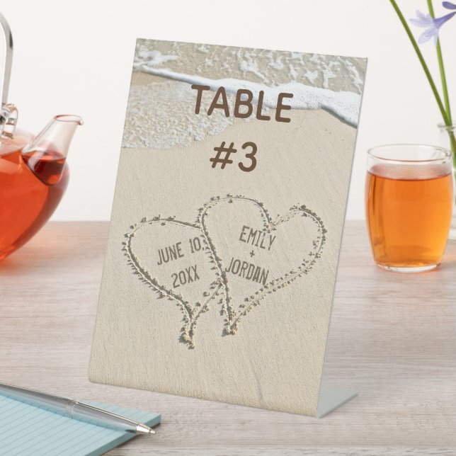Signe De Table Coeurs de plage dans le sable Numéro de table (In SItu)