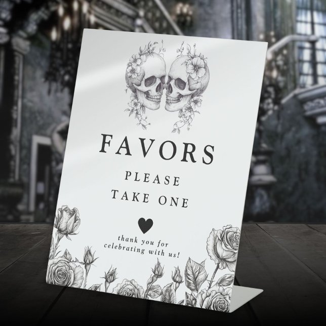Signe De Table Crânes gothiques Noirs Et Blancs Faveurs (Gothic Skulls Black And White Favors Pedestal Sign)