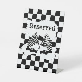 Signe De Table Drapeau Checker et voitures de course réservées