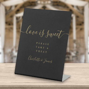 Signe De Table Élégant script noir et or Love Is Sweet Favor