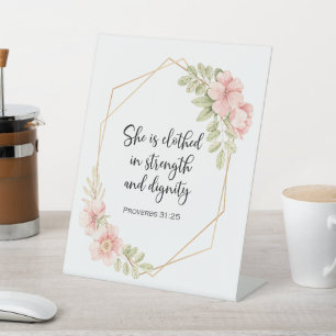 Signe De Table Elle est revêtue de force et de dignité Floral