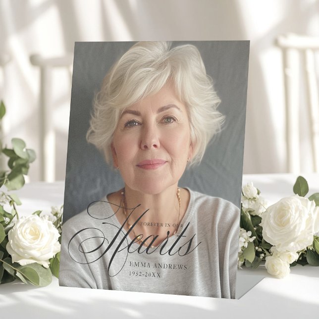 Signe De Table "Forever in Our Hearts" Photo Funeral Memorial ("Forever in Our Hearts" Photo Funeral Memorial Pedestal Sign)