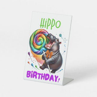 Signe De Table Hippo Anniversaire Joyeux, Coloré Candy Swirl |