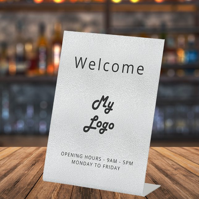 Signe De Table Logo argent accueil entreprise (Créateur téléchargé)