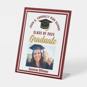 Signe De Table Maroon Gold Graduation Custom 2023 Graduate Photo