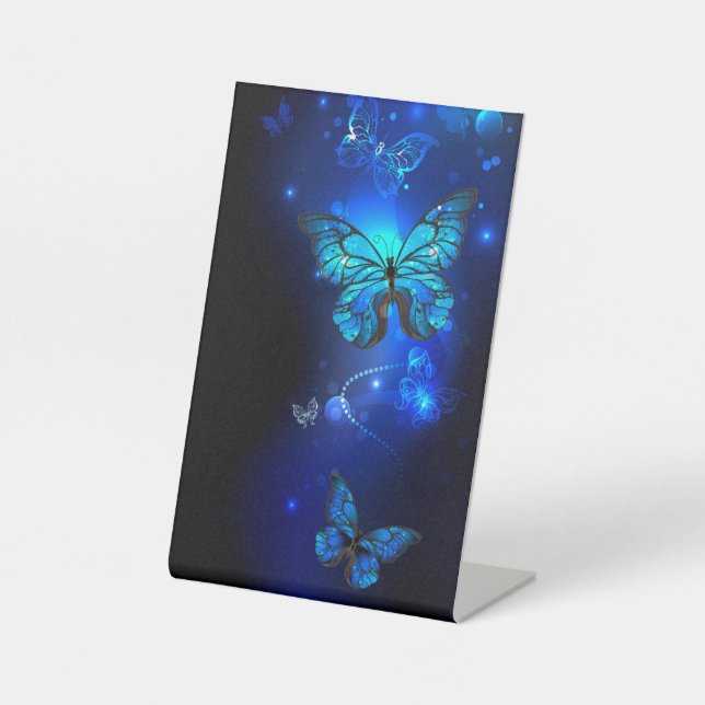 Signe De Table Morpho Butterfly in the Dark Background (Recto)