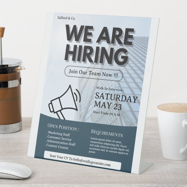 Signe De Table Nous embauchons un prospectus, un emploi vacant, u (In SItu)