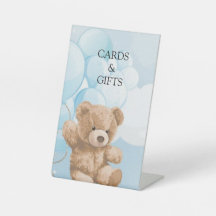 Piédestal cadeaux et cartes