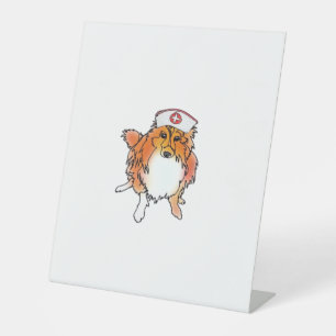Signe De Table Sheltie Chien en infirmière Casquette - animalsinh