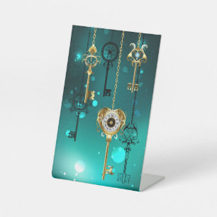 Signe De Table Skeleton Keys on Green Background