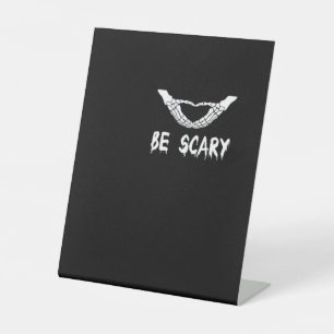Signe De Table Squelette d'Halloween effrayant sur le cœur
