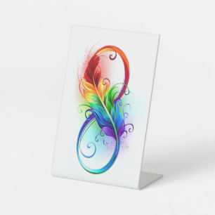 Signe De Table Symbole d'infini avec plume arc-en-ciel