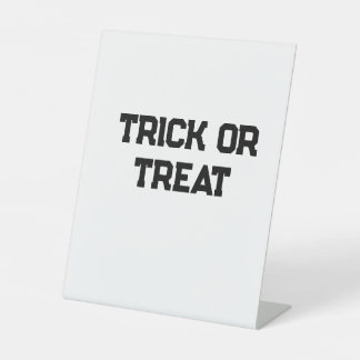 Signe De Table Trick ou. Traiter Halloween éffrayant noir simple
