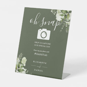 Signe De Table Végétal vert olive Script floral Oh Snap Photo