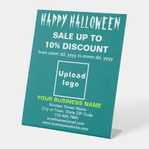 Signe De Table Vente commerciale d'Halloween sur le vert cyan