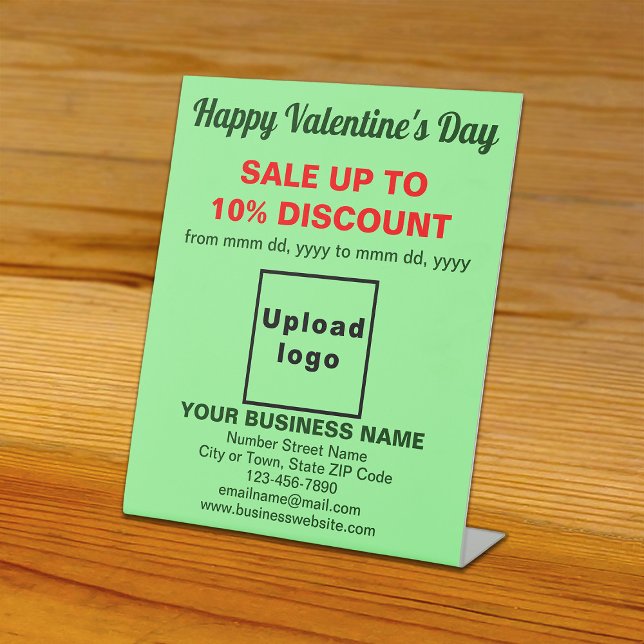 Signe De Table Vente de Saint-Valentin au vert clair (Business Valentine sale on light green pedestal sign. Signage to attract more customers.)
