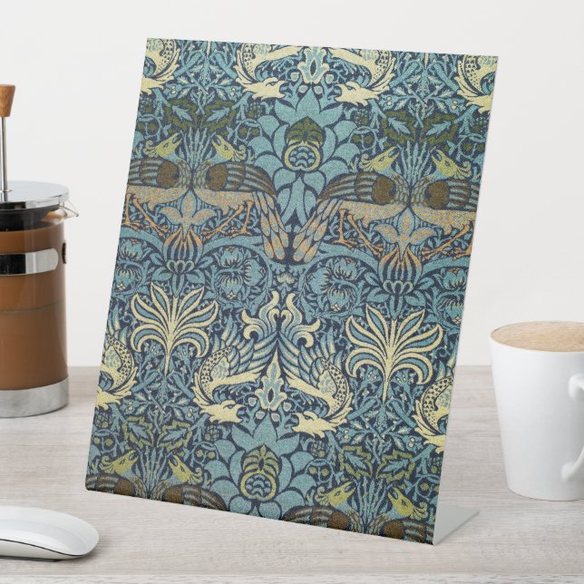 Signe De Table William Morris Peacock and Dragon Woven Design (In SItu)