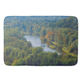 Sigulda Herbst im Tal des Flusses Gauja Badematte