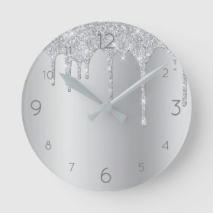 Silber-Glitter tropft über glänzendes Metallic Runde Wanduhr
