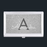 Silber-Glitzer und Sparklogramm Visitenkarten Dose<br><div class="desc">Silver Imitats Glitzer und sparkle Elegant Monogram Business Card Holder. Dieser Visitenkartenhalter kann so angepasst werden,  dass er Ihren Vor- und Erstnamen einbezieht.</div>