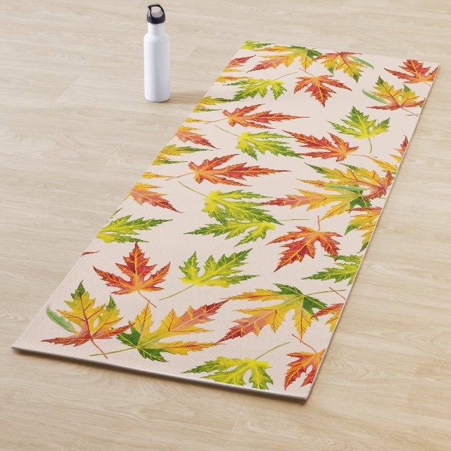 Silberapfel auf einer Yoga-Matte Yogamatte (Beispiel)