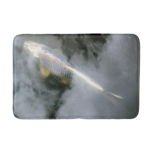 Silberfisch in Wasser und Wolken Badematte
