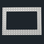 Silberglas-Herzmuster Magnetischer Bilderrahmen<br><div class="desc">Silbergläser Herzmuster Magnetrahmen.  Klicken Sie auf "Anpassen!". Das silberne Herz-Muster neu zu vergrössern/neu positionieren und die Hintergrundfarbe ändern.   Das silberne Glasherz-Design eignet sich hervorragend für ein 25. Hochzeitstag-Geschenk oder Gastgeschenk.</div>