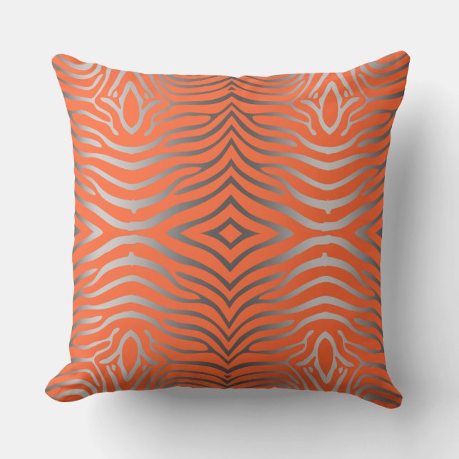 Silbergraue und orangefarbene Zebrastreifen Kissen (Vorderseite)