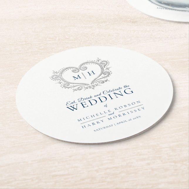 Silberherzblaue Kranz-Monogramm-Hochzeit Runder Pappuntersetzer (Angewinkelt)