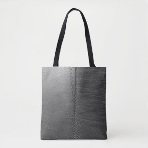 Silberkettenverbindung auf grauem Textil Tasche