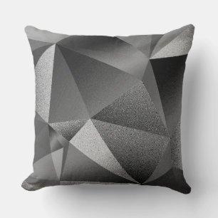 Silberne geometrische Kissenhülle mit facettiertem Kissen