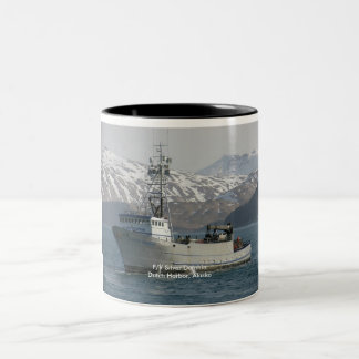 Silberner Delphin, Krabben-Boot im Zweifarbige Tasse