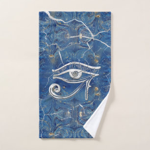 Silbernes ägyptisches Auge von Horus auf blauem Badhandtuch Set