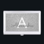 Silbernes Glitzer-und Schein-Monogramm Visitenkarten Dose<br><div class="desc">Silberner Imitat-Glitzer-und Schein-eleganter Monogramm-Geschäfts-Kartenhalter. Dieser Visitenkarte-Halter kann besonders angefertigt werden,  um Ihre Initiale und Vornamen einzuschließen.</div>