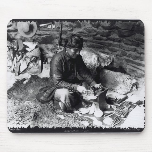 Silberschmied bei der Arbeit, c.1914 Mousepad (Vorne)