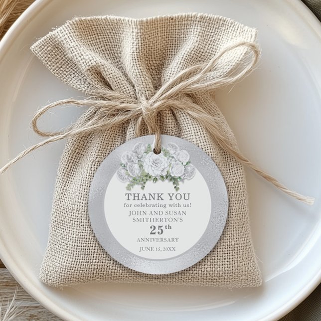 Silberweiße Blume 25. Hochzeitstag Geschenkanhänger (Silver and white 25th anniversary round tag
)