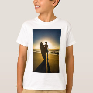 Silhouette bei Sonnenaufgang T-Shirt