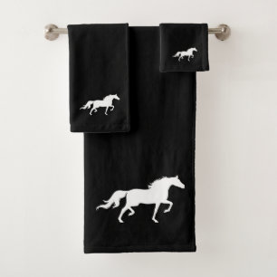 Silhouette de cheval blanc sur fond noir