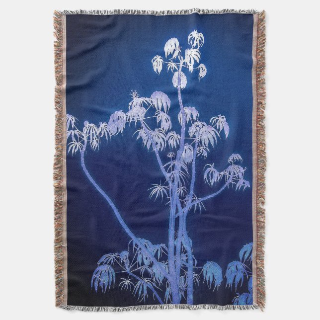 Silhouette der Bäume in Royal Blues Throw Blanket Decke (Vorderseite Vertikal)