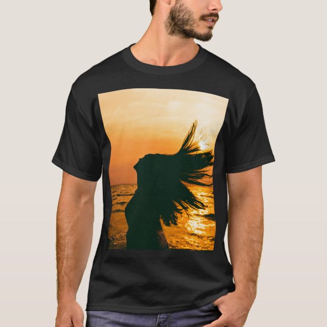 Silhouette der Mädchen, Sonnenuntergang auf dem Me T-Shirt (Vorderseite)