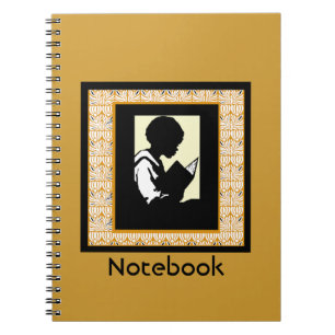 Silhouette des Jungen leeres Buch lesend