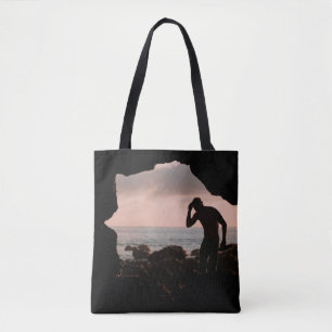 Silhouette des Menschen in Höhlen Tasche