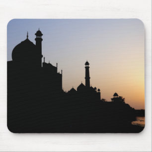 Silhouette des Taj Mahal bei Sonnenuntergang, Agra Mousepad
