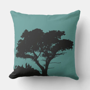 Silhouette durch großen Baum Vintag Kissen